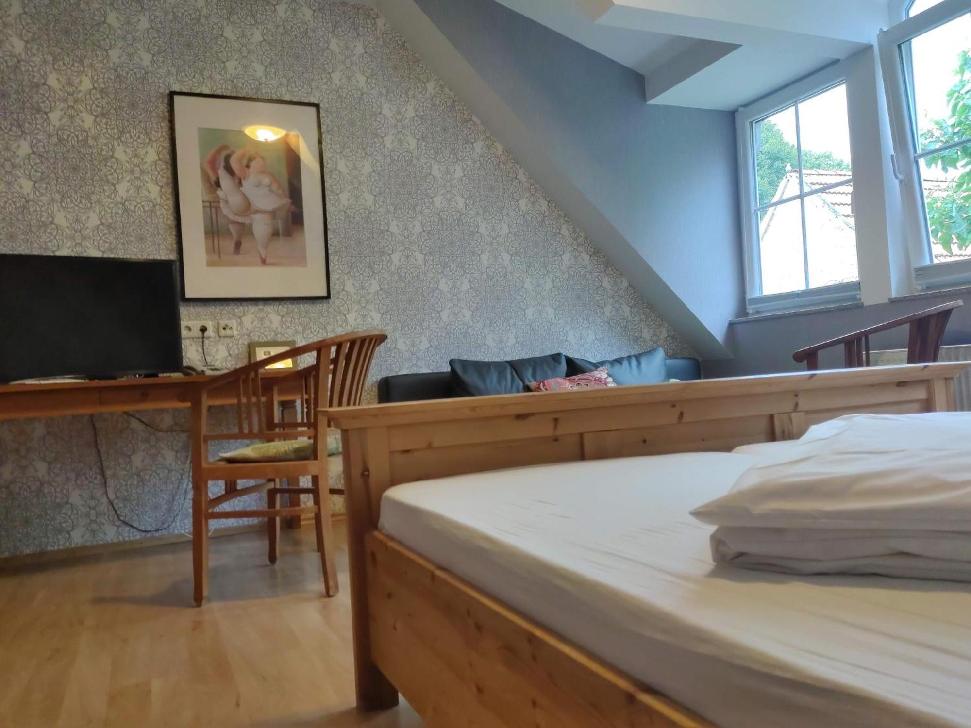 Weingut Weinstube Weinhotel Wolf Harxheim Buitenkant foto