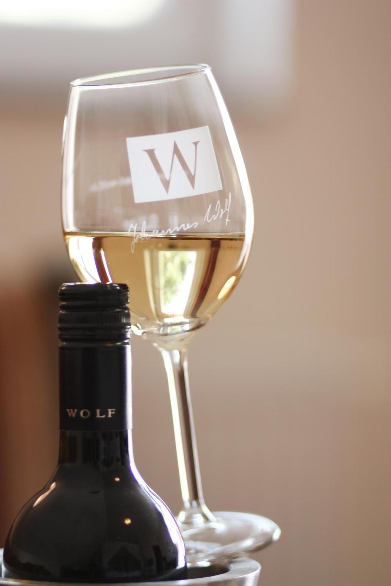 Weingut Weinstube Weinhotel Wolf Harxheim Buitenkant foto