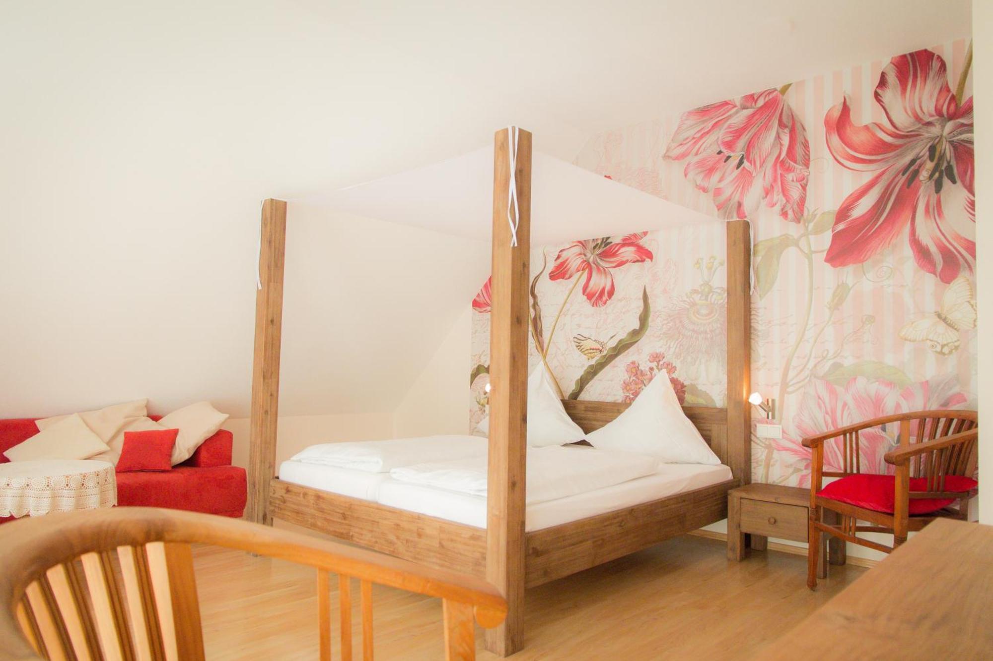 Weingut Weinstube Weinhotel Wolf Harxheim Buitenkant foto